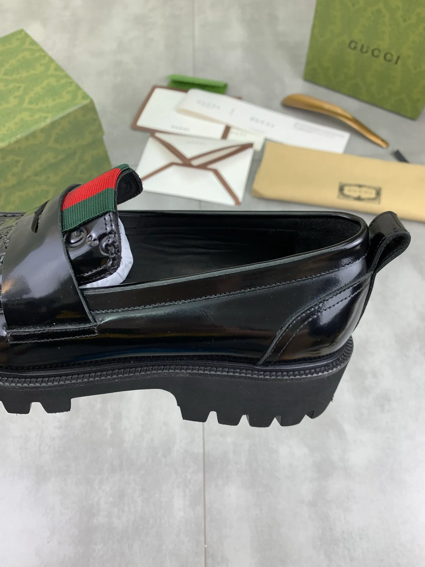 Factory price P840 💰💎💎💎Top version (original foam outsole) Brand: [GUCCi] Gucci's new business formal casual leather shoes Standard code: Men's size 39–45 (38 needs to be customized) Grade: Same style as the official website Original order quality Materials: Original open-edge beaded calfskin Water-dyed cowhide lining Original lightweight foam outsole Style category: Men's fashion Formal casual leather shoes, slip-on men's shoes series, young and fashionable, European and American trends, British style, casual matching, comfortable feet, color: multiple colors available, actual picture